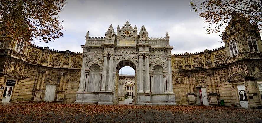 Dolmabahçe Sarayı