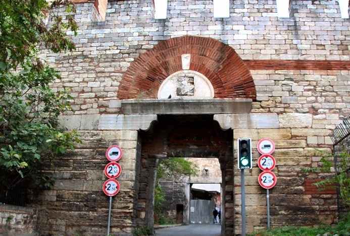 Mevlanakapı, İstanbul